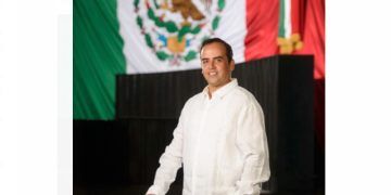 Fer Chávez se registra para Senador por Quintana Roo