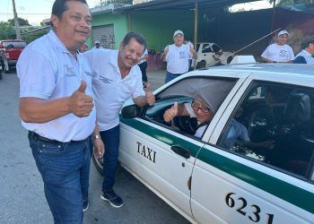Los taxistas de Cancún contribuyen a mantener la economía en movimiento: Rubén Carrillo