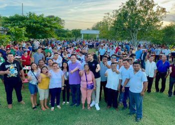 Agradece Nivardo Mena invitación a convivencia en Lázaro Cárdenas