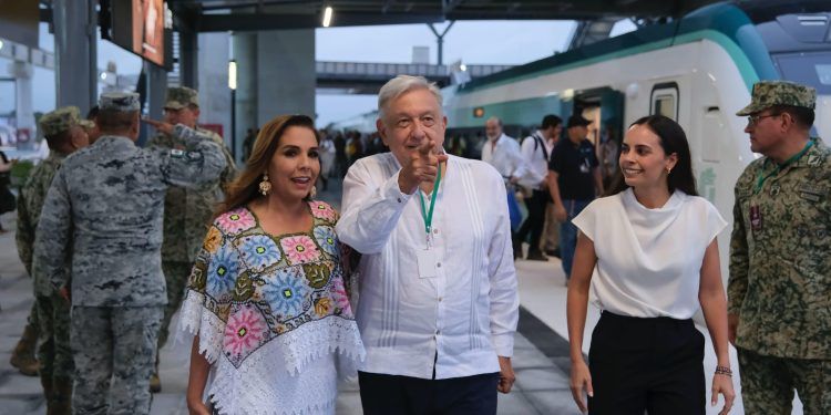 Acompaña Mara Lezama al Presidente Andrés Manuel López Obrador en inauguración del primer tramo del Tren Maya
