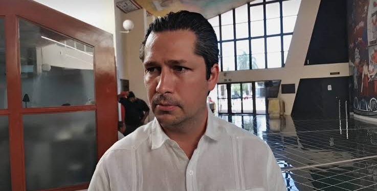 Dos funcionarios infuncionales