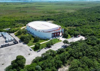 Invierte Mara Lezama 46 MDP en rehabilitación del Poliforum “Benito Juárez” de Cancún