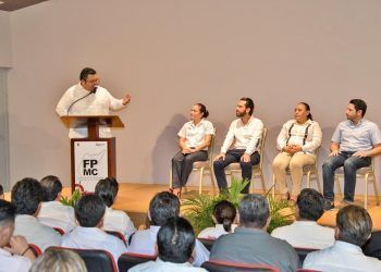 Cozumeleños ven en José Luis Chacón Méndez amplias posibilidades de ir por la presidencia municipal