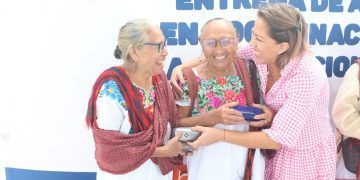 Las y los yucatecos ya pueden ver mejor gracias a la Beneficencia Pública
