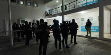 Rescata FGE a 25 mujeres víctimas de trata de personas y asegura droga durante cateo