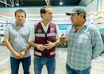 Diego Castañón supervisa avances de la ampliación y rehabilitación de la Unidad Deportiva de Tulum