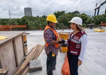 Supervisa Mara Lezama avances en el puente Nichupté, obra emblemática para la justicia social