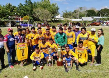 Tigrillos de Otilio Montaño se corona en la Liga de Fútbol Leonardo Salas Cocom