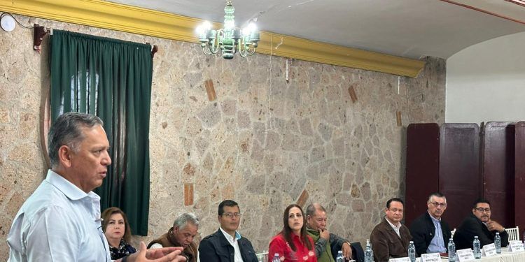 Sector laboral exige a presidenciables soluciones a la crisis de vivienda económica