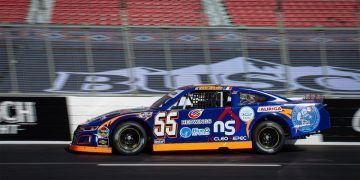 En el Memorial Coliseum de Los Ángeles, Julio Rejón y el GGG Racing Team acariciaron Top-10 de NASCAR México