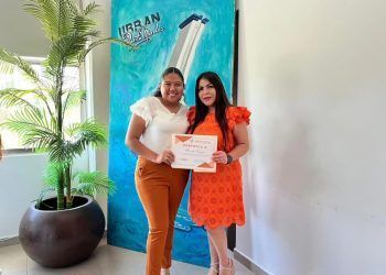 Mirely Vargas: La Nueva Cara de la «Ola Naranja» en Puerto Morelos