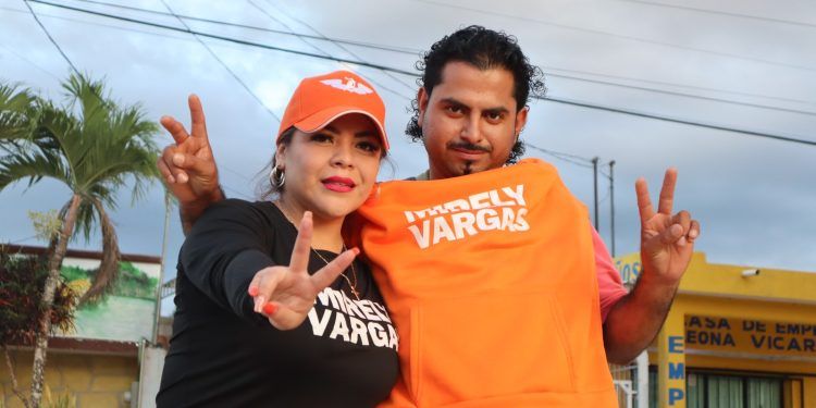 Mirely Vargas Propone Renovación en Puerto Morelos con Enfoque en la Juventud