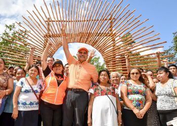Comunidades divididas y en el abandono