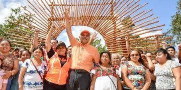 Comunidades divididas y en el abandono