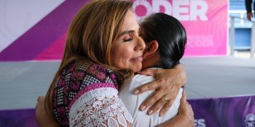 Mara Lezama Fortalece el Empoderamiento Femenino en Solidaridad con la Entrega de Tarjetas «Mujer es Poder»