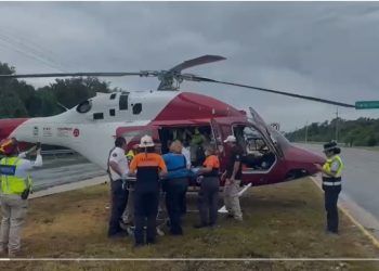 Cuerpos de emergencia atienden accidente en la carretera Puerto Aventuras-Tulum