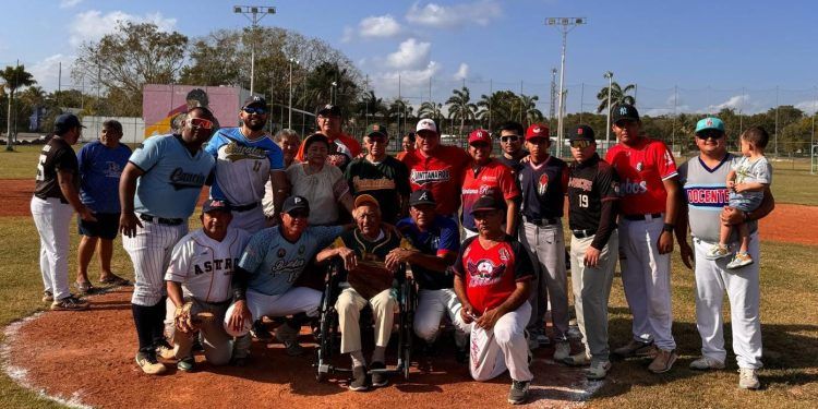 Partido Amistoso de Softbol Rinde Homenaje a Leyendas de Quintana Roo: Pedro y Máximo Almeida