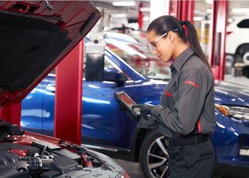 Nissan Mexicana celebra el día del trabajador mecánico, especialistas detrás del éxito de cada vehículo