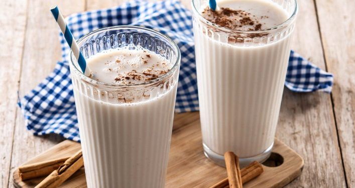 Sumérgete en la frescura con estas 3 recetas de bebidas rendidoras para toda la familia