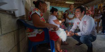 Gino Segura refrenda compromiso de trabajar por Quintana Roo