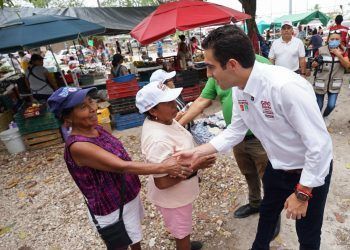 GINO Segura Recibe el Apoyo de los Tianguistas de la Región 96 en Cancún