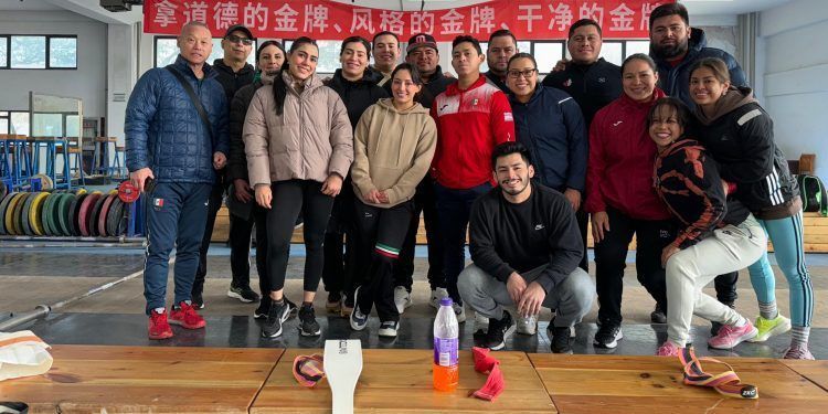 El pesista Víctor Güémez refuerza su preparación en China con miras al último Clasificatorio Preolímpico