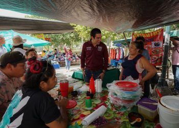 GINO Segura Refuerza Campaña en Cancún con Visitas a Tianguis y Recorridos Casa por Casa