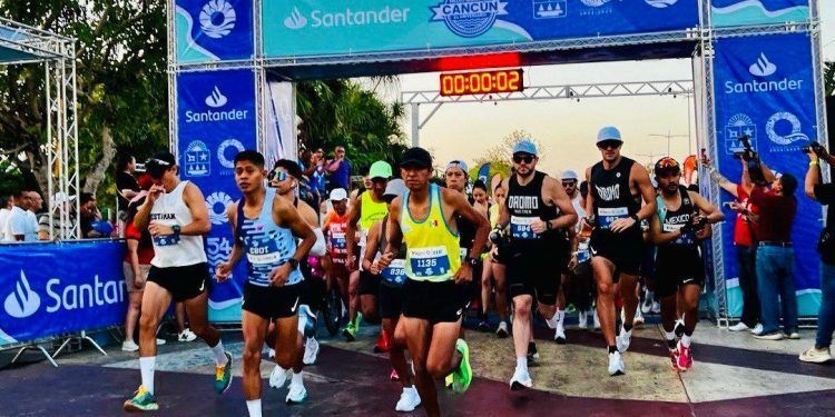 Rosy Cruz y Omar de la Cruz Dominan el Medio Maratón de Cancún en su 54° Aniversario