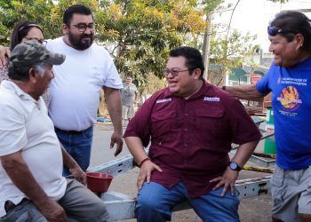 José Luis Chacón Recibe Cálido Apoyo en la Colonia Adolfo López Mateos de Cozumel