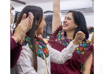 Estefanía Mercado le gana el primer round a Lili Campos