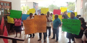 Gente de Sabán protesta en la presidencia de José María Morelos