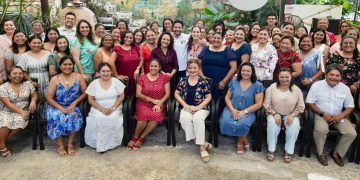 Renán Sánchez Reconoce la Esencial Labor de las Educadoras en Cozumel
