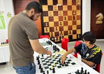 Espectacular presentación del Gran Maestro José Martínez Alcántara en CYA CHESS