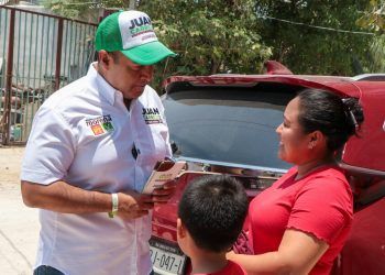 Juan Carrillo Impulsa Becas Universales para la Niñez en Escuelas Públicas de Quintana Roo