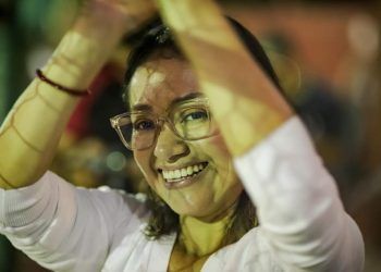 Yensunni Martínez refrenda su compromiso con el deporte en Othón P. Blanco