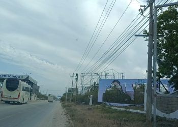 Propaganda de Estefanía Mercado Vandalizada Cerca de Puesto Policial en Playa del Carmen