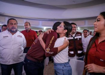 Yensunni Martínez acompaña a Eugenio Segura en gran cierre de campaña en Chetumal