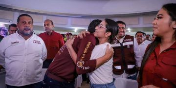 Yensunni Martínez acompaña a Eugenio Segura en gran cierre de campaña en Chetumal