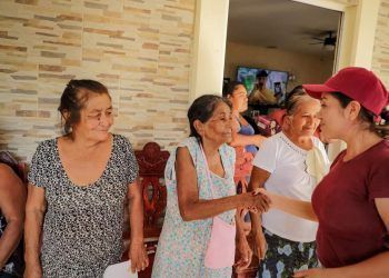 Yensunni Martínez refuerza el papel de la mujer en el futuro de Othón P. Blanco