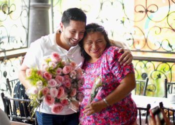 Renán Sánchez Celebra el Día de las Madres Reforzando el Compromiso con las Mujeres de Cozumel