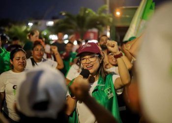 El Centro de Chetumal se pinta de los colores de la Cuarta Transformación