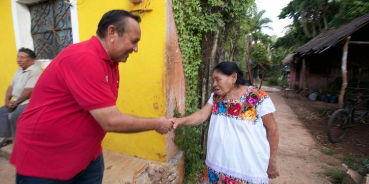 Nivardo Mena se Compromete a Eliminar el Rezago en Infraestructura en Lázaro Cárdenas