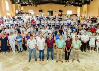 Sector turístico dice sí a Diego Castañón