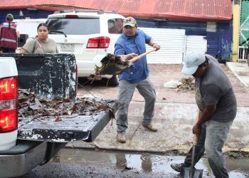 Brigada del SESESP desazolvó 48 viviendas afectadas por las lluvias