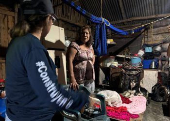 Yensunni Martínez constata afectaciones por lluvias y brinda apoyo a familias de Xul-Há