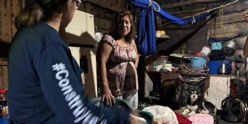 Yensunni Martínez constata afectaciones por lluvias y brinda apoyo a familias de Xul-Há