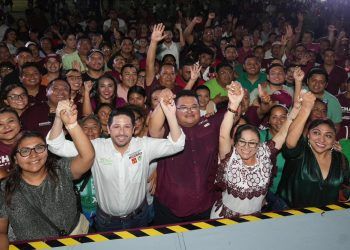 Celebra Renán Sánchez Tajonar la ‘Victoria del Pueblo’ en Cozumel