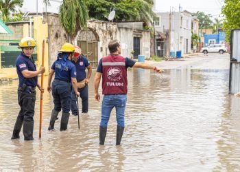 Diego Castañón supervisa trabajos de desazolve y dialoga con familias ante temporada de lluvias