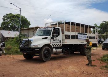 Ejército Mexicano y Guardia Nacional se encuentran realizando la entrega de refrigeradores en las colonias afectadas por las fuertes lluvias de la ciudad de Chetumal