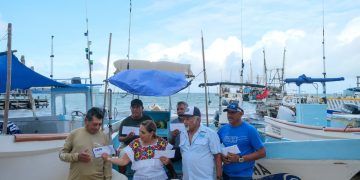 Entrega Mara Lezama tarjetas electrónicas del programa “Apoyo en veda para los Pescadores”